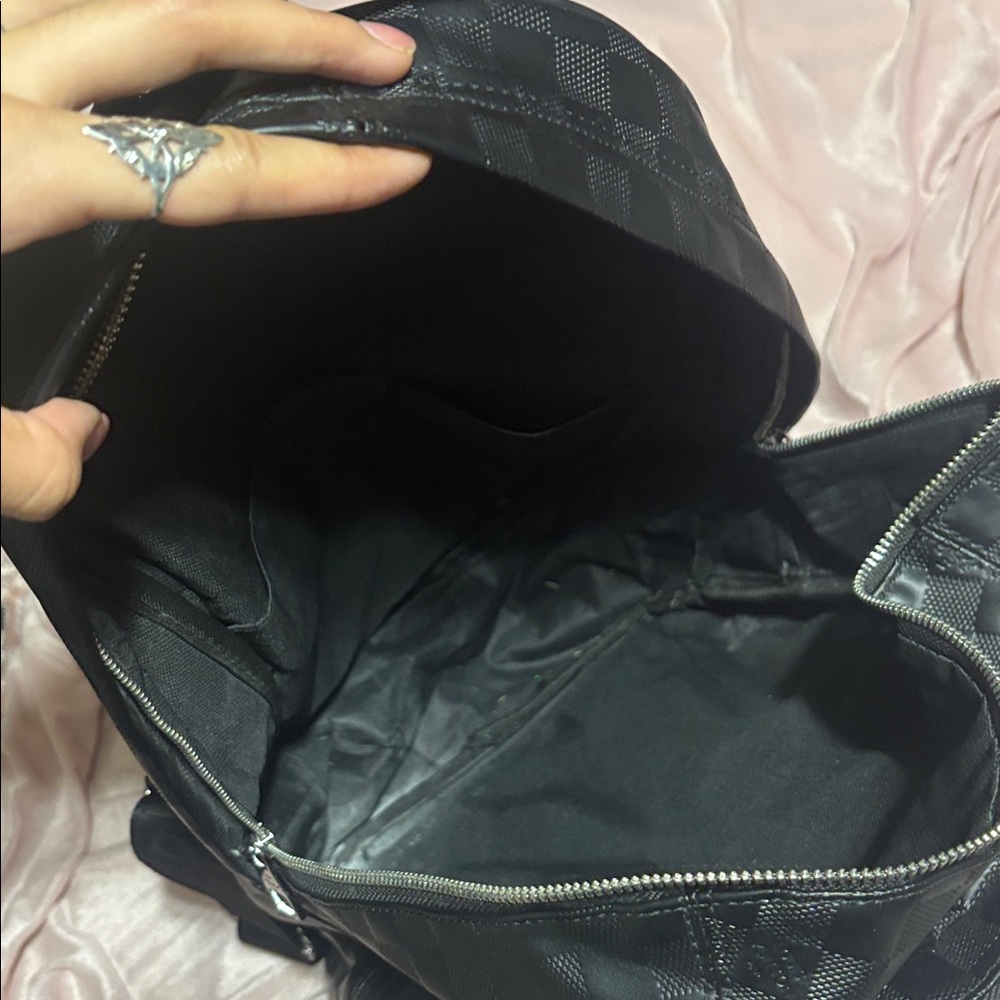 LV backpack - Picture 7 of 11